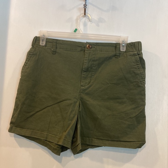 Lot of 4 pairs Old Navy Everyday Shorts - Picture 7 of 11